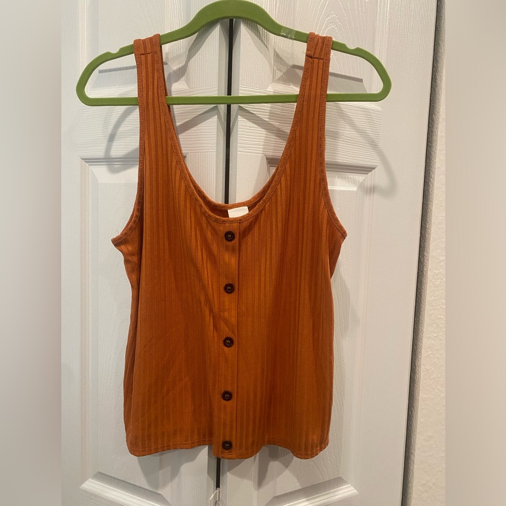 2 womans H&M tank tops, size XL, NO smoke/smells/pets get both for $13